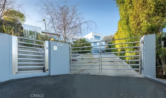 $26,900 | 12148 Travis Street, Los Angeles, CA 90049