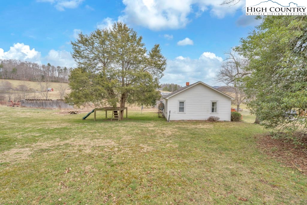 178 John Shell Road Sugar Grove, NC 28679 - Photo 4 of 37