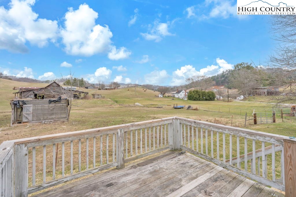 178 John Shell Road Sugar Grove, NC 28679 - Photo 8 of 37