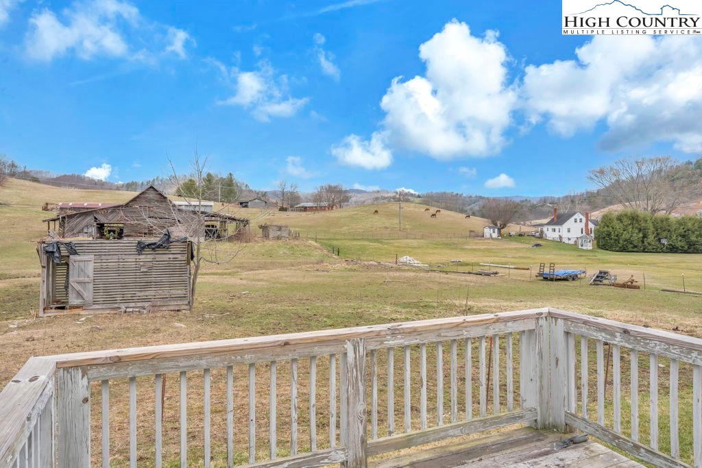 178 John Shell Road Sugar Grove, NC 28679 - Photo 9 of 37