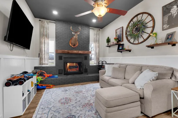 a view of an empty room and window