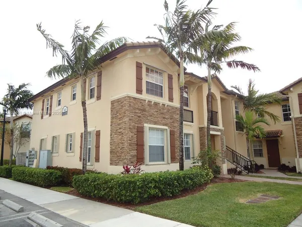 $1,800 | 3320 Northeast 13th Cir Drive, Unit 201, Homestead, FL 33033
