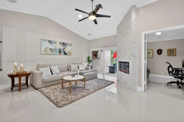 $4,700 | 1956 Pisces Terrace, Unit 1956, Weston, FL 33327