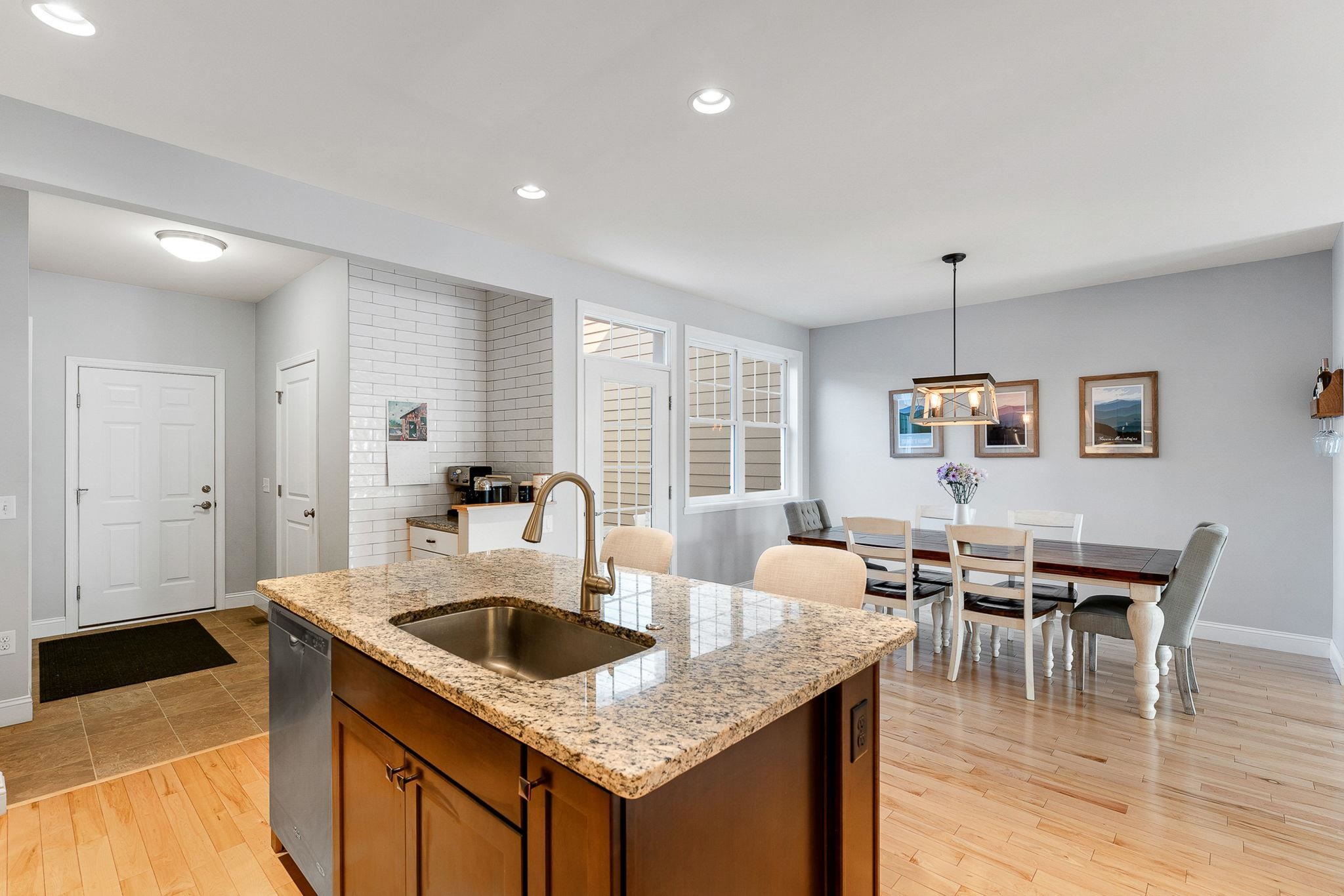 472 Zephyr Road Williston, VT 05495 - Photo 14 of 49