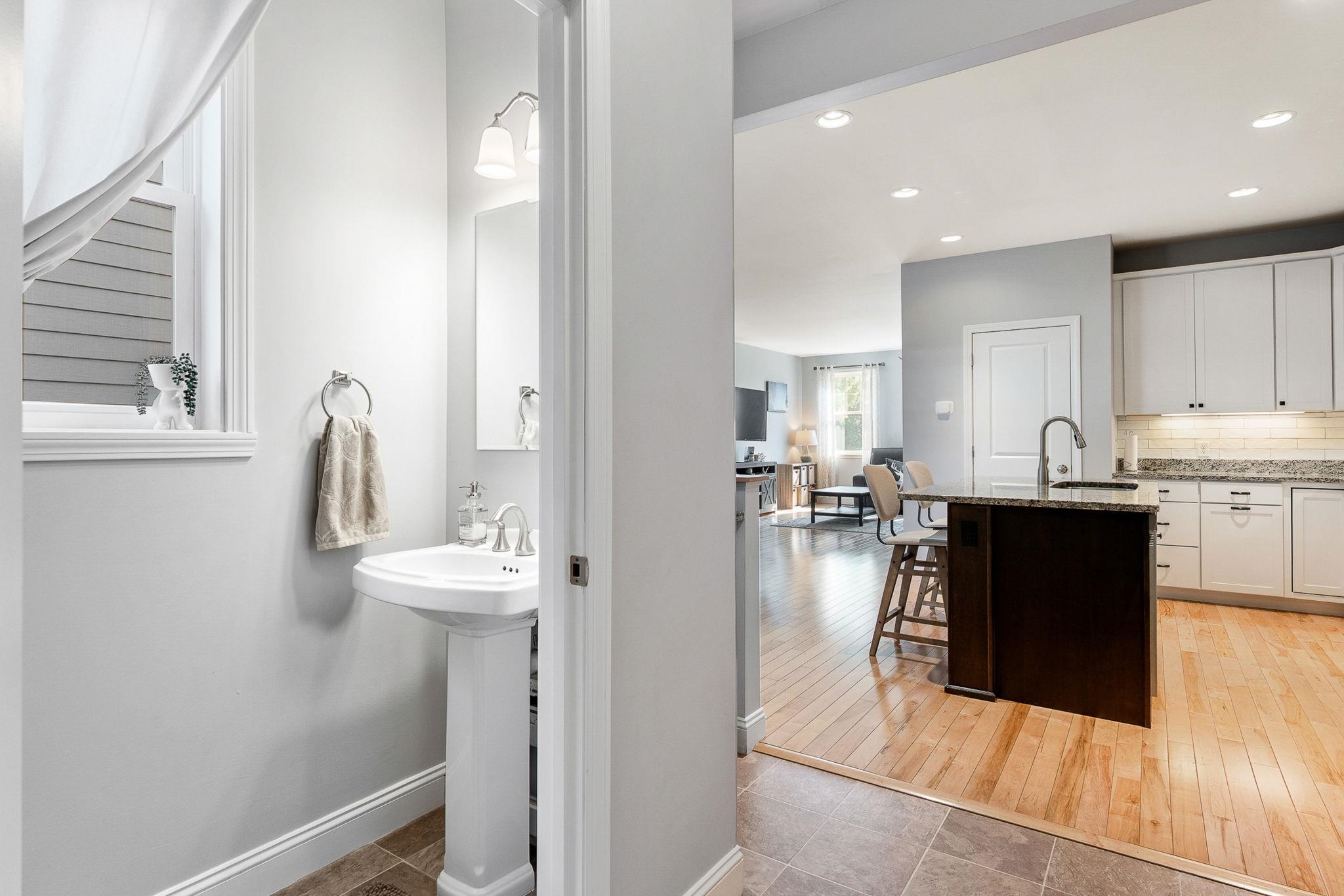 472 Zephyr Road Williston, VT 05495 - Photo 19 of 49