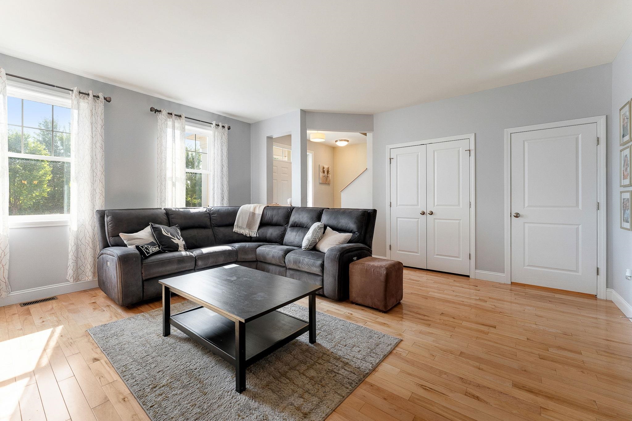 472 Zephyr Road Williston, VT 05495 - Photo 4 of 49