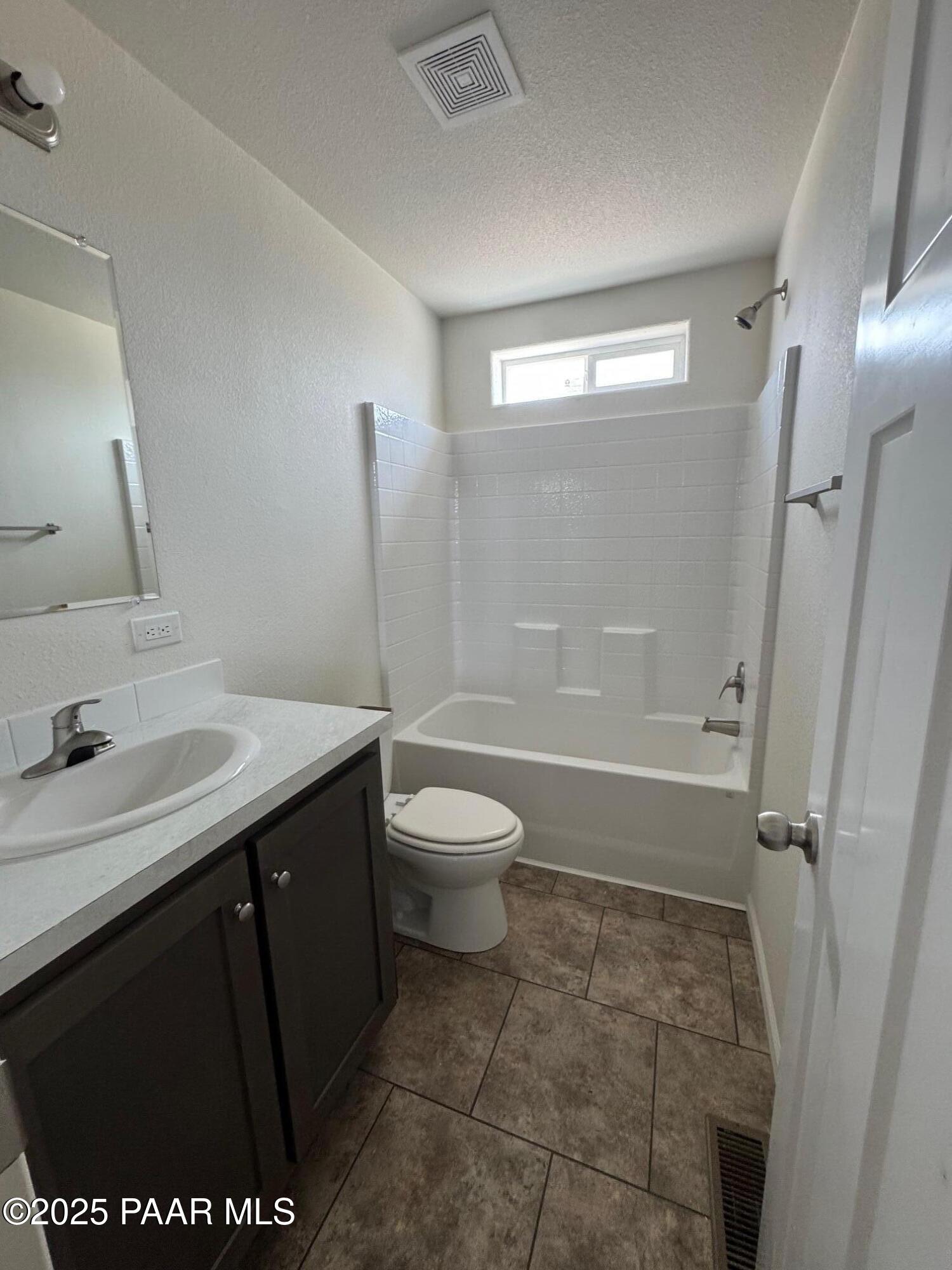 25398 Juniper Road Paulden, AZ 86334 - Photo 12 of 13 Bathroom