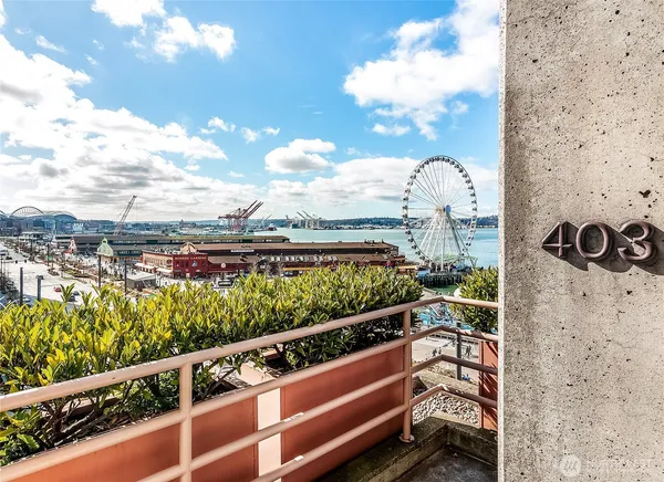 $1,095,000 | 1425 Western Avenue, Unit U403, Seattle, WA 98101