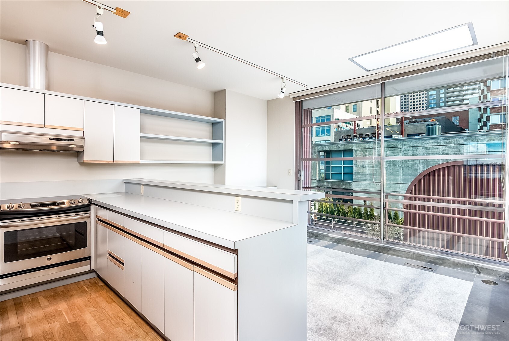 1425 Western Avenue, Unit U403 Seattle, WA 98101 - Photo 20 of 40