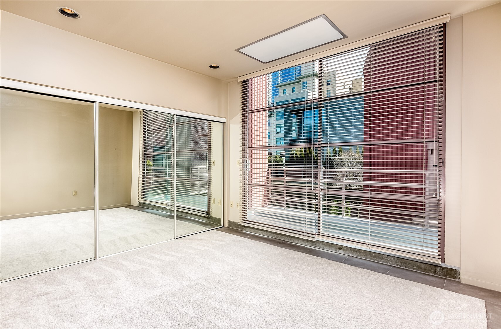 1425 Western Avenue, Unit U403 Seattle, WA 98101 - Photo 24 of 40