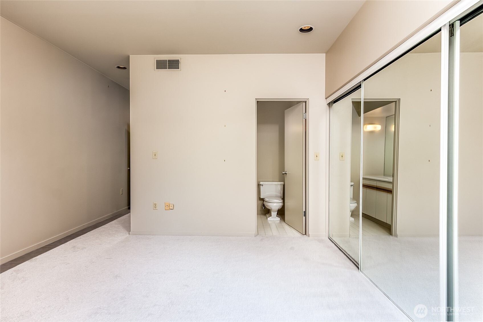 1425 Western Avenue, Unit U403 Seattle, WA 98101 - Photo 25 of 40