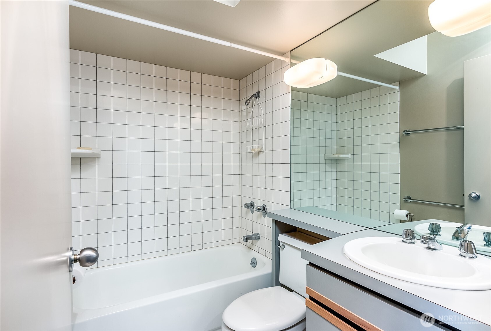 1425 Western Avenue, Unit U403 Seattle, WA 98101 - Photo 26 of 40