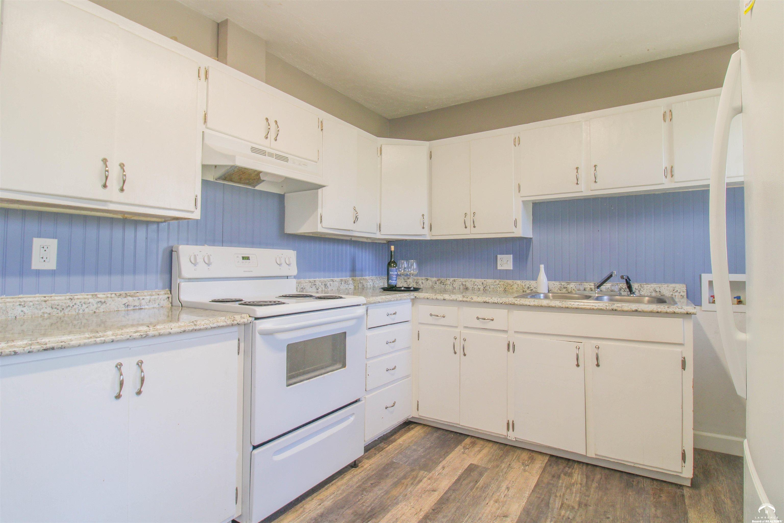 1919 Clare Road Lawrence, KS 66046 - Photo 12 of 22