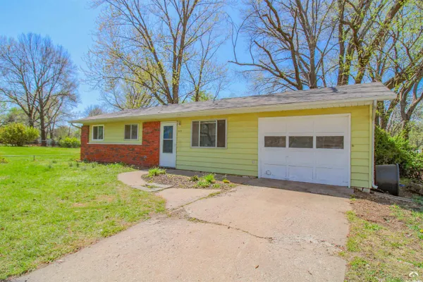 $191,500 | 1919 Clare Road, Lawrence, KS 66046