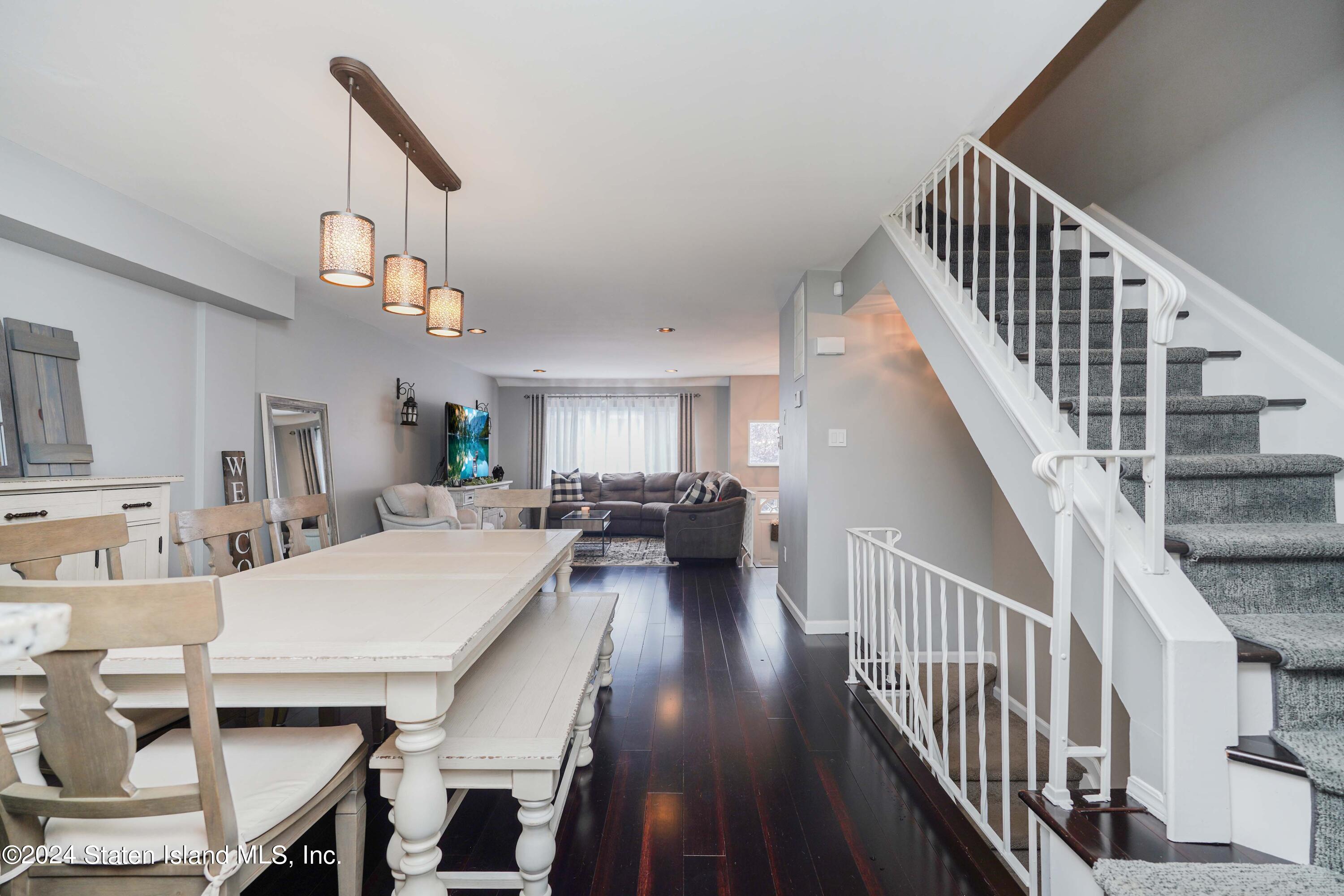 202 Pembrook Loop Staten Island, NY 10309 - Photo 11 of 41 Photo Oct 05 2024, 10 31 32 PM