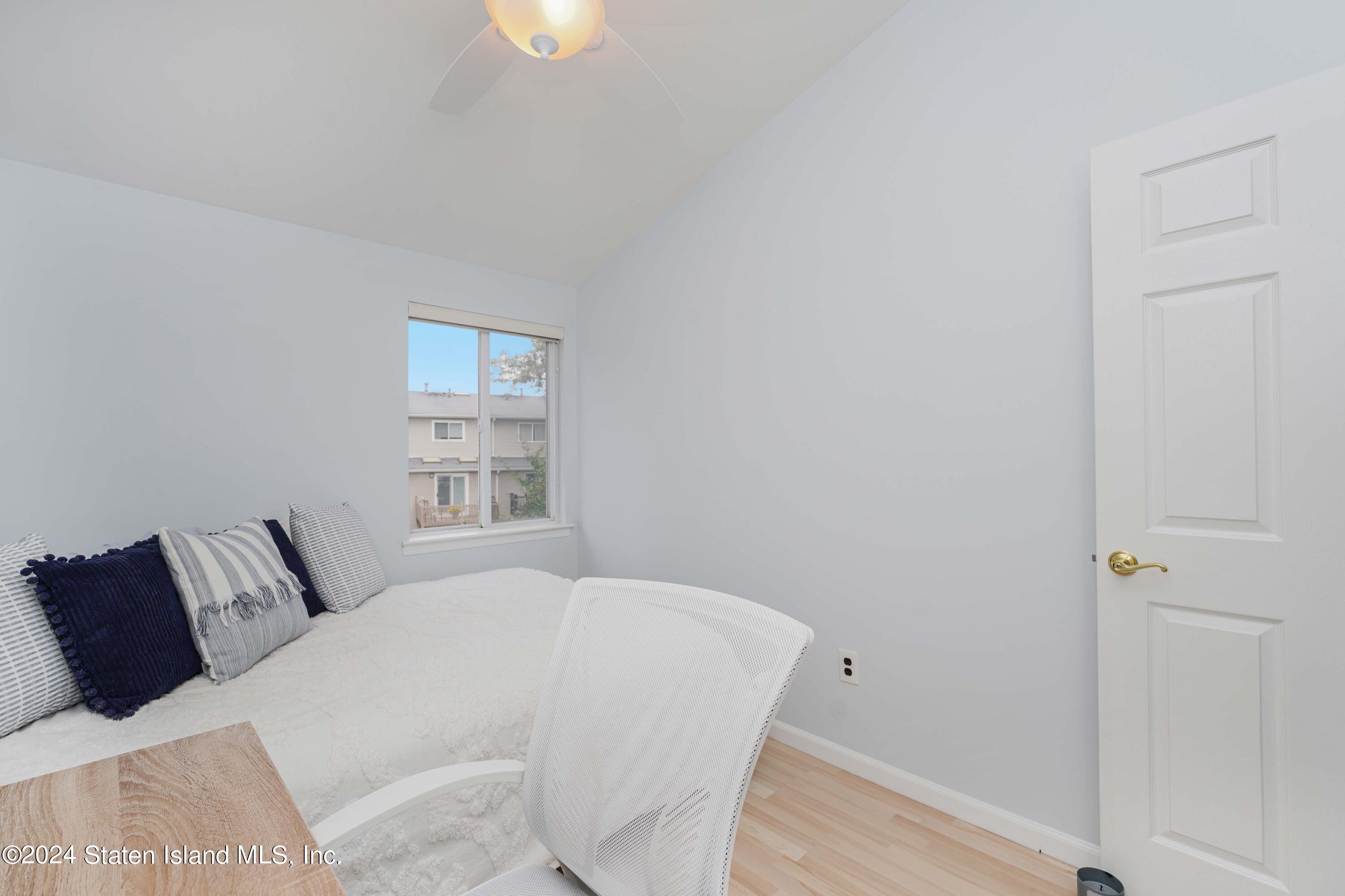 202 Pembrook Loop Staten Island, NY 10309 - Photo 24 of 41 Photo Oct 05 2024, 10 25 58 PM