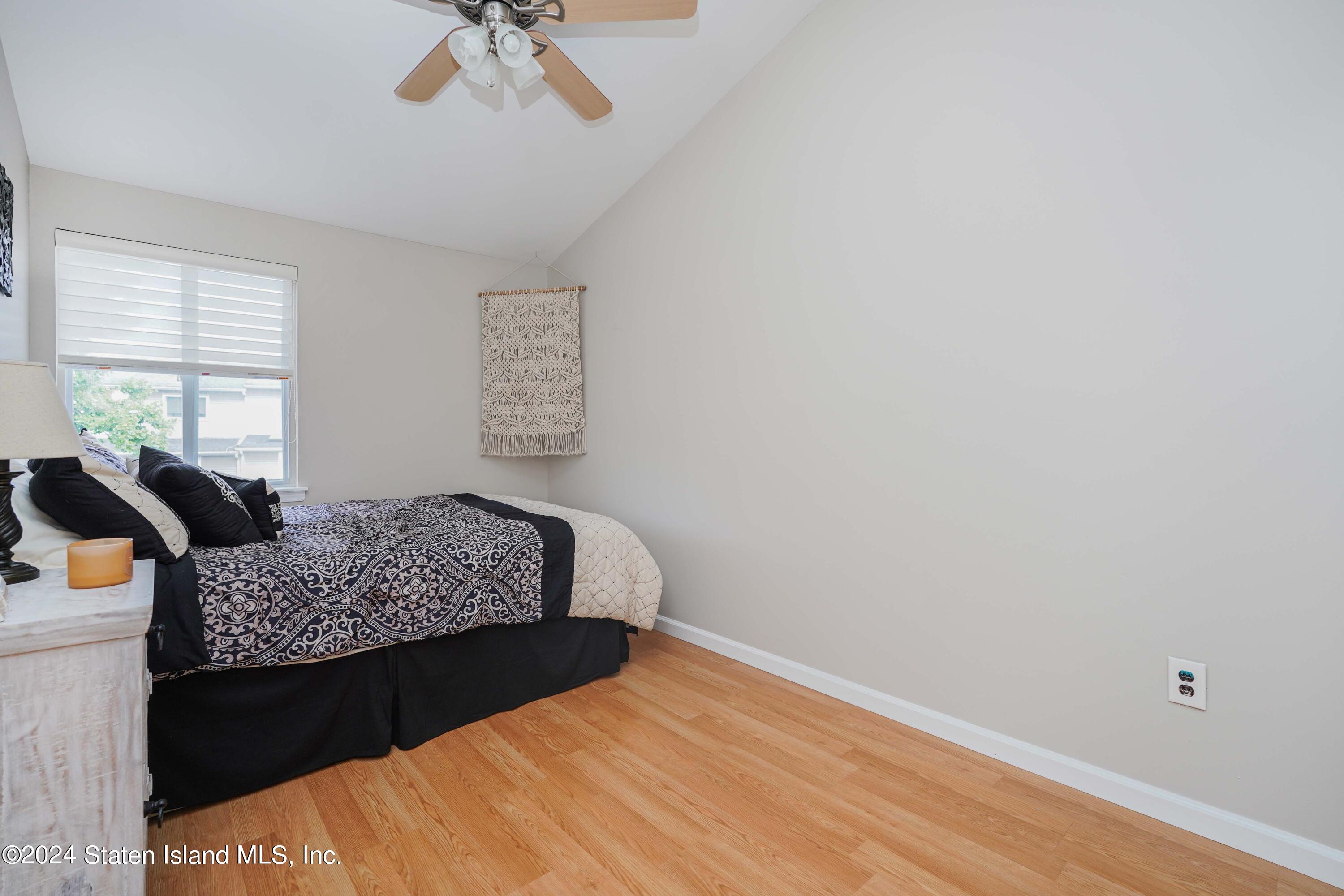 202 Pembrook Loop Staten Island, NY 10309 - Photo 25 of 41 Photo Oct 05 2024, 10 26 28 PM