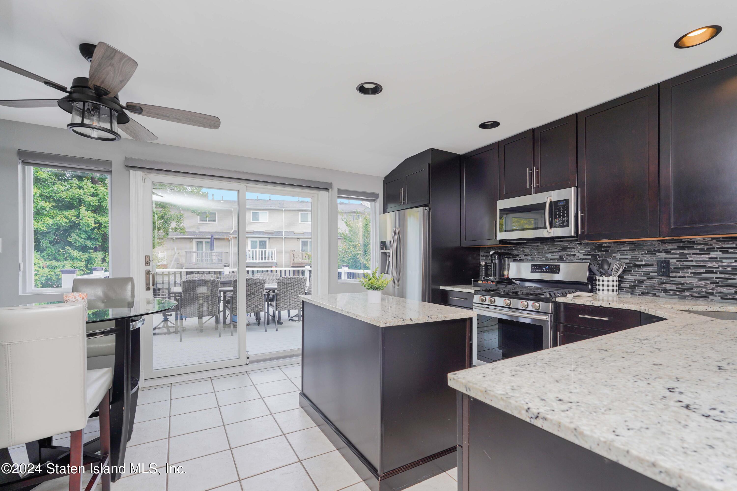 202 Pembrook Loop Staten Island, NY 10309 - Photo 5 of 41 Photo Oct 05 2024, 10 31 43 PM