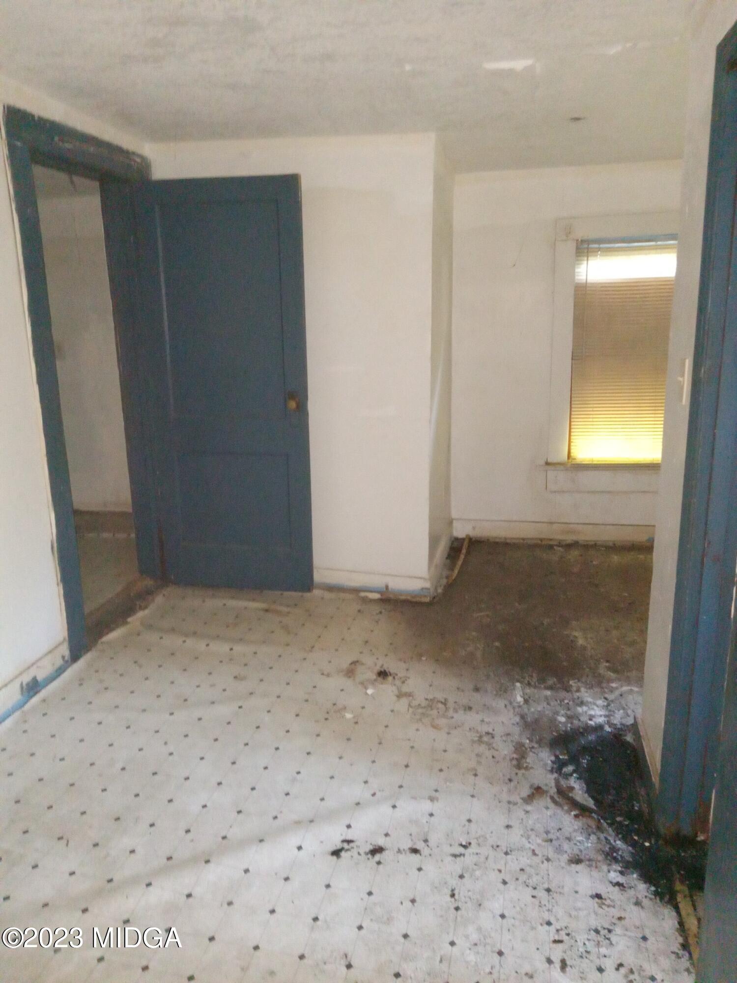 1123 Smith Street Macon, GA 31217 - Photo 12 of 17 a view of an empty room