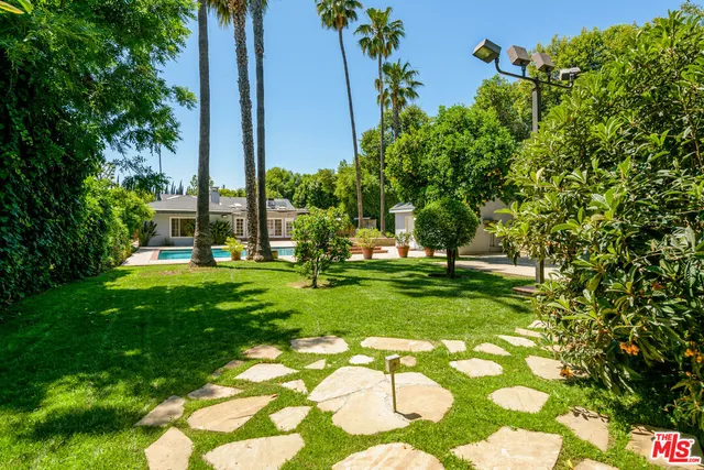 $10,500 | 8760 White Oak Avenue, Northridge, CA 91325