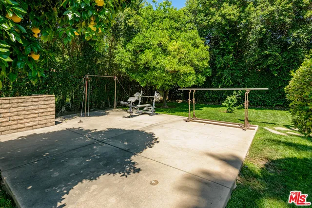 $10,500 | 8760 White Oak Avenue, Northridge, CA 91325