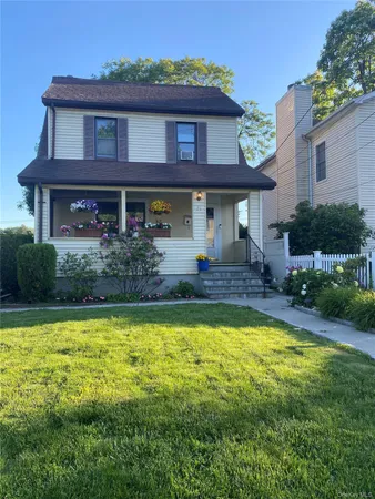$725,000 | 71 Longdale Avenue, White Plains, NY 10607