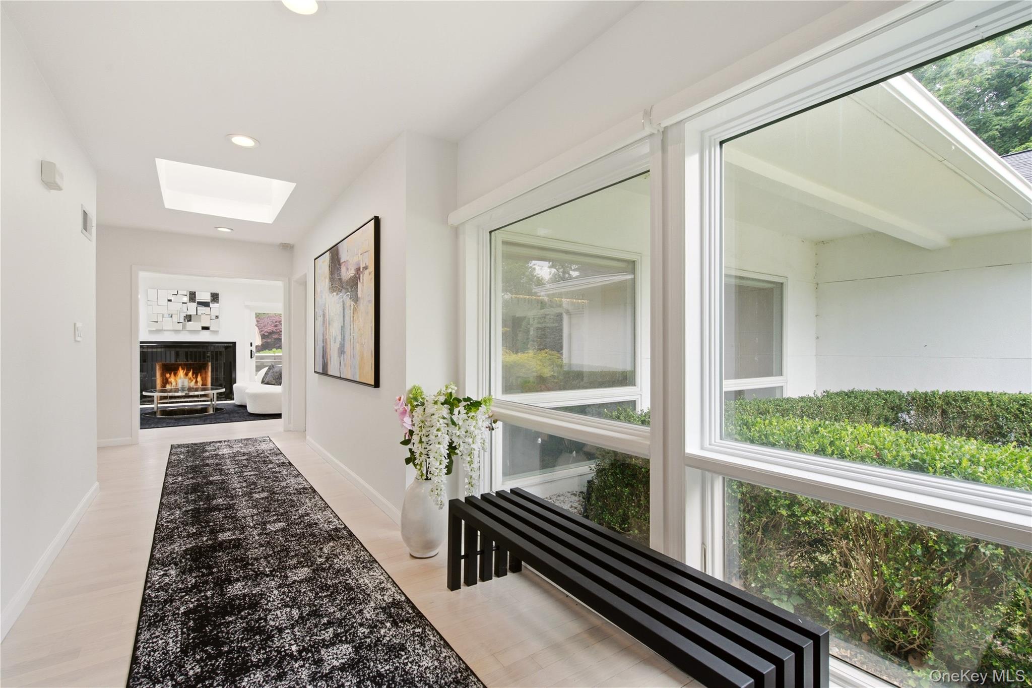 3 Engineers Road Roslyn, NY 11576 - Photo 4 of 33