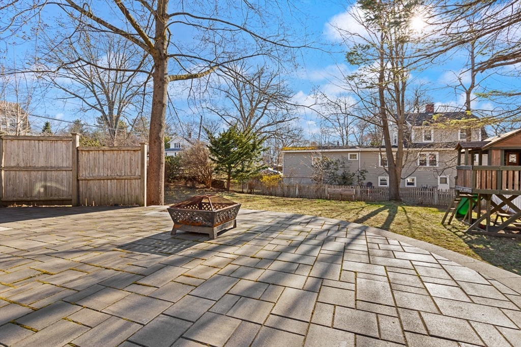 38 Weston Road Reading, MA 01867 - Photo 37 of 39 Gallery Image 37