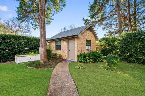 $800,000 | 1747 Crescent Lane, Duncanville, TX 75137