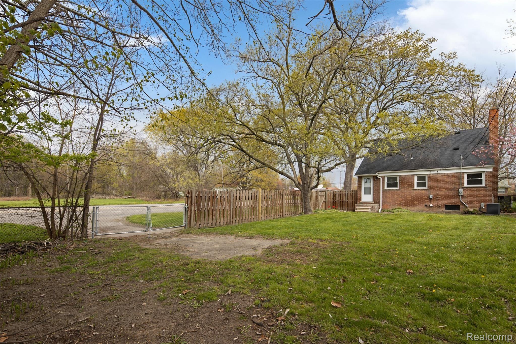 27367 Freda Street Inkster, MI 48141 - Photo 7 of 26 XA9A0119.jpg