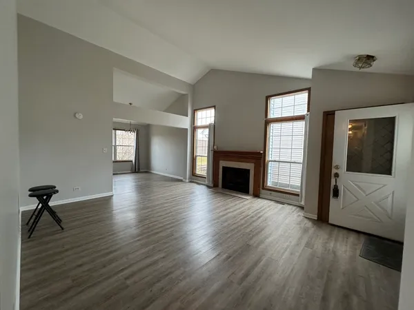 $299,000 | 429 Prairieview Drive, Oswego, IL 60543