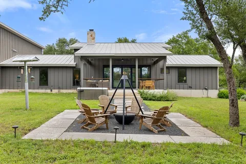 $1,225,000 | 9207 Claxton Drive, Austin, TX 78736