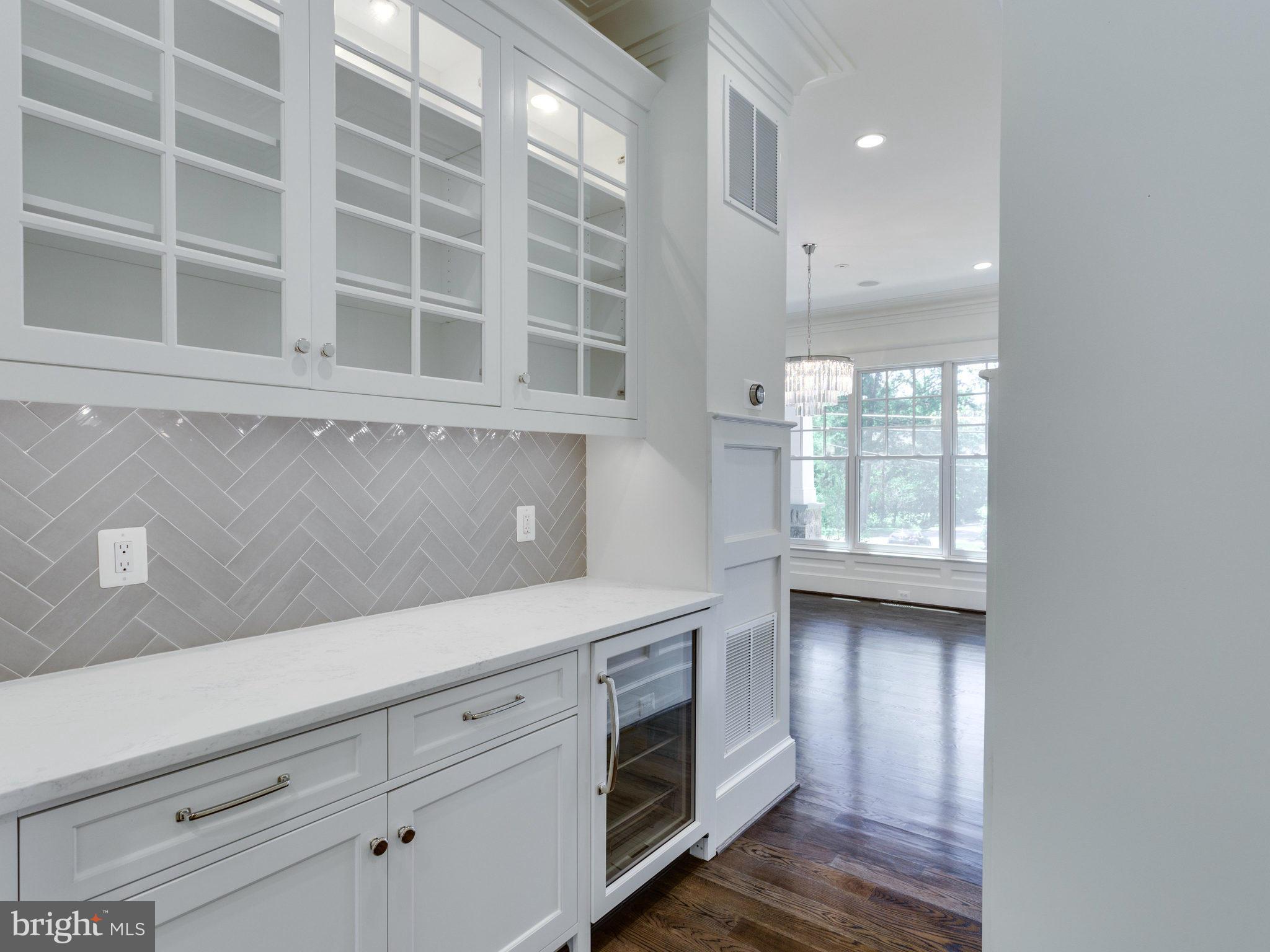 7100 Capitol View Drive McLean, VA 22101 - Photo 6 of 29 Butler's Pantry