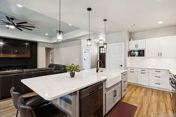 $629,900 | 177 East Short Meadow Drive, Lytle, TX 78052