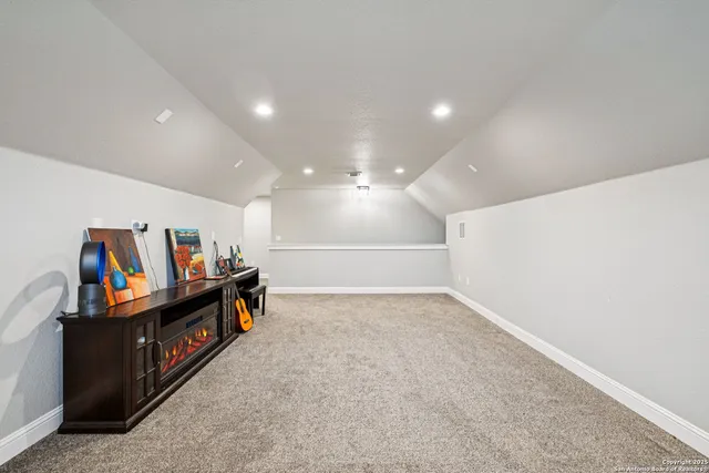 $629,900 | 177 East Short Meadow Drive, Lytle, TX 78052