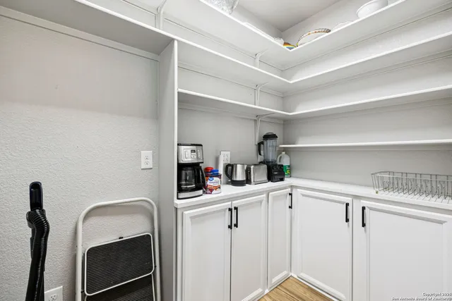 $629,900 | 177 East Short Meadow Drive, Lytle, TX 78052