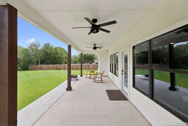 $629,900 | 177 East Short Meadow Drive, Lytle, TX 78052