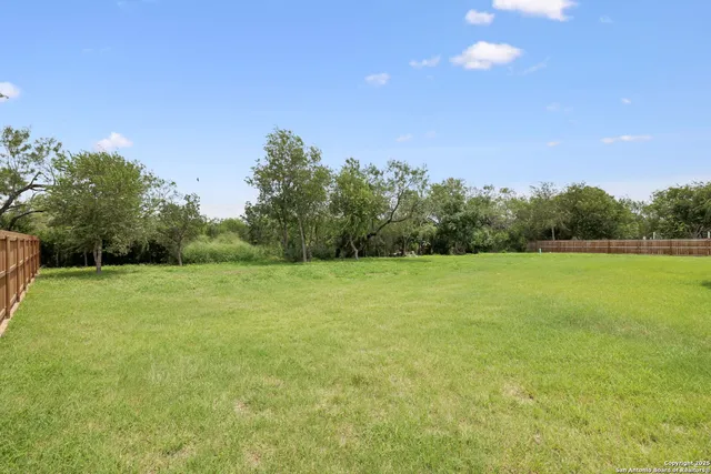 $629,900 | 177 East Short Meadow Drive, Lytle, TX 78052