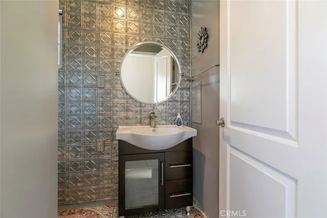 $1,100,000 | 10752 Gerald Avenue, Granada Hills, CA 91344