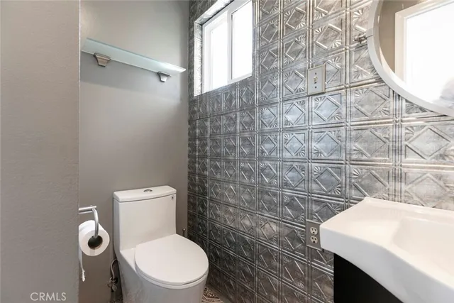 $1,100,000 | 10752 Gerald Avenue, Granada Hills, CA 91344