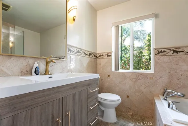 $1,100,000 | 10752 Gerald Avenue, Granada Hills, CA 91344