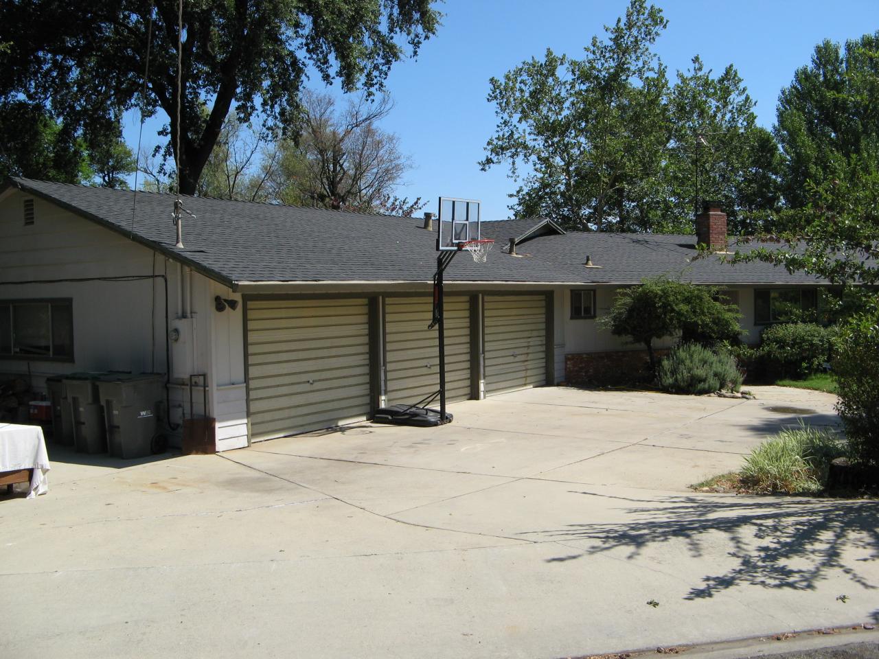 3483 Riverside Drive Anderson, CA 96007 - Photo 1 of 10 front of home