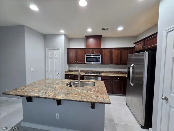 $2,000 | 8140 Misty Horizon Court, Las Vegas, NV 89113