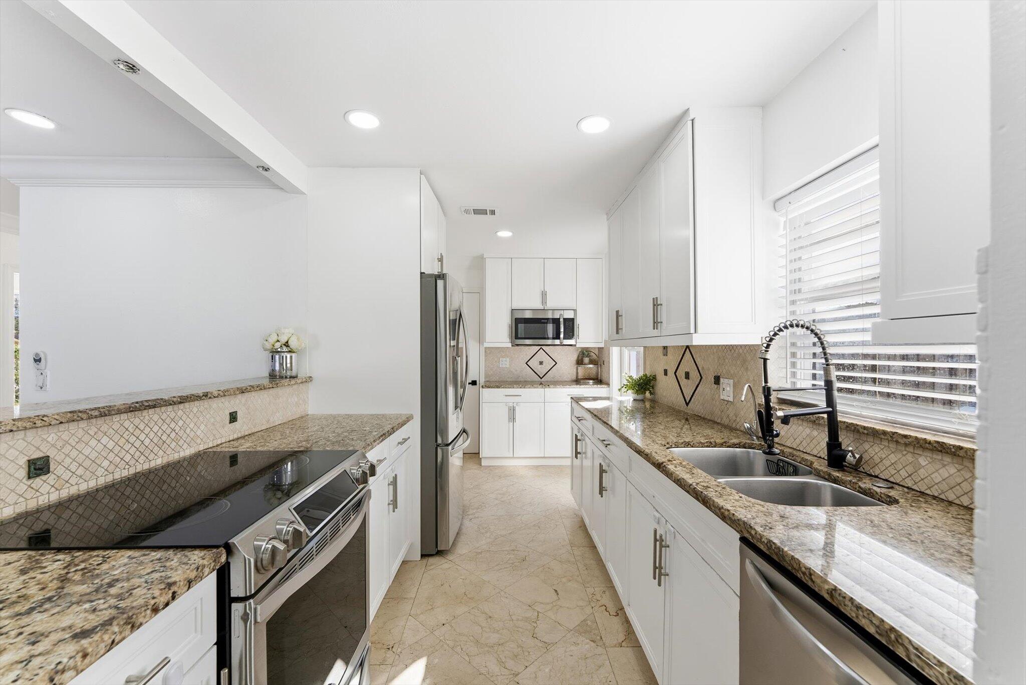 1125 Rhapsody Way Royal Palm Beach, FL 33411 - Photo 14 of 39 12-12