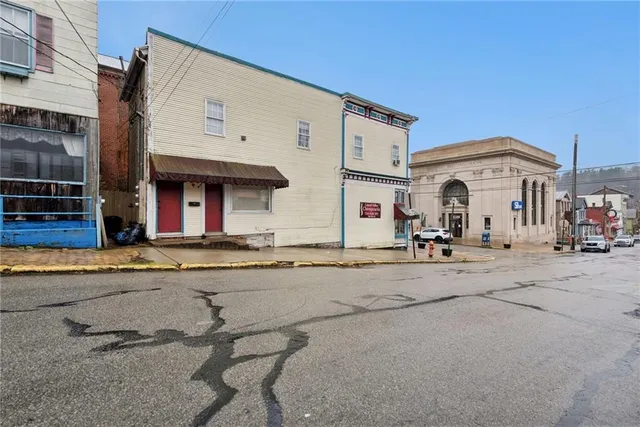 a view of a house with a outdoor space