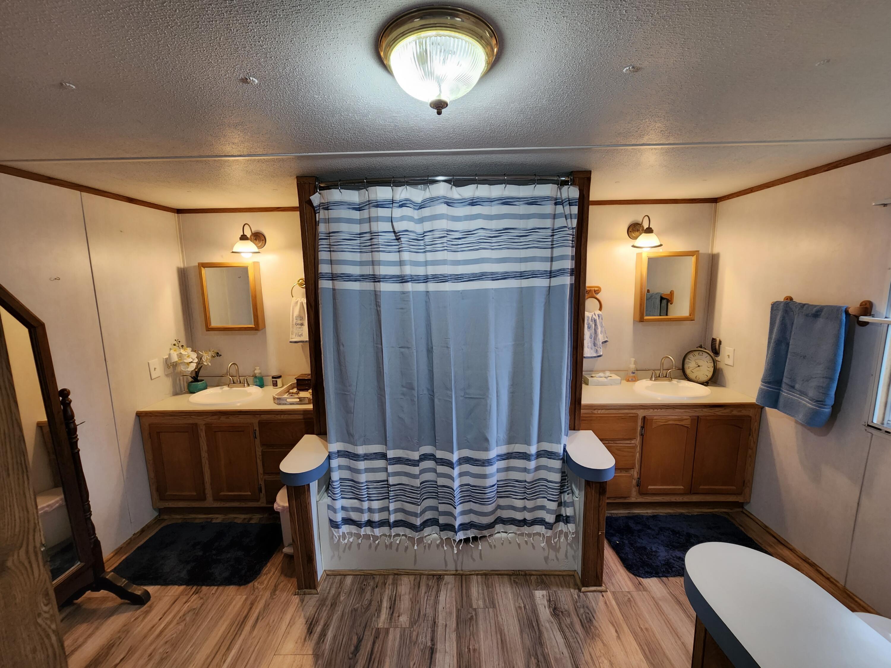 4711 Walnut Road, Unit LOT M2 Buckeye Lake, OH 43008 - Photo 16 of 19 Master Bath
