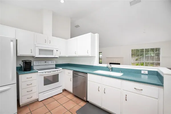 $315,000 | 1047 Northwest 41st Drive, Gainesville, FL 32605