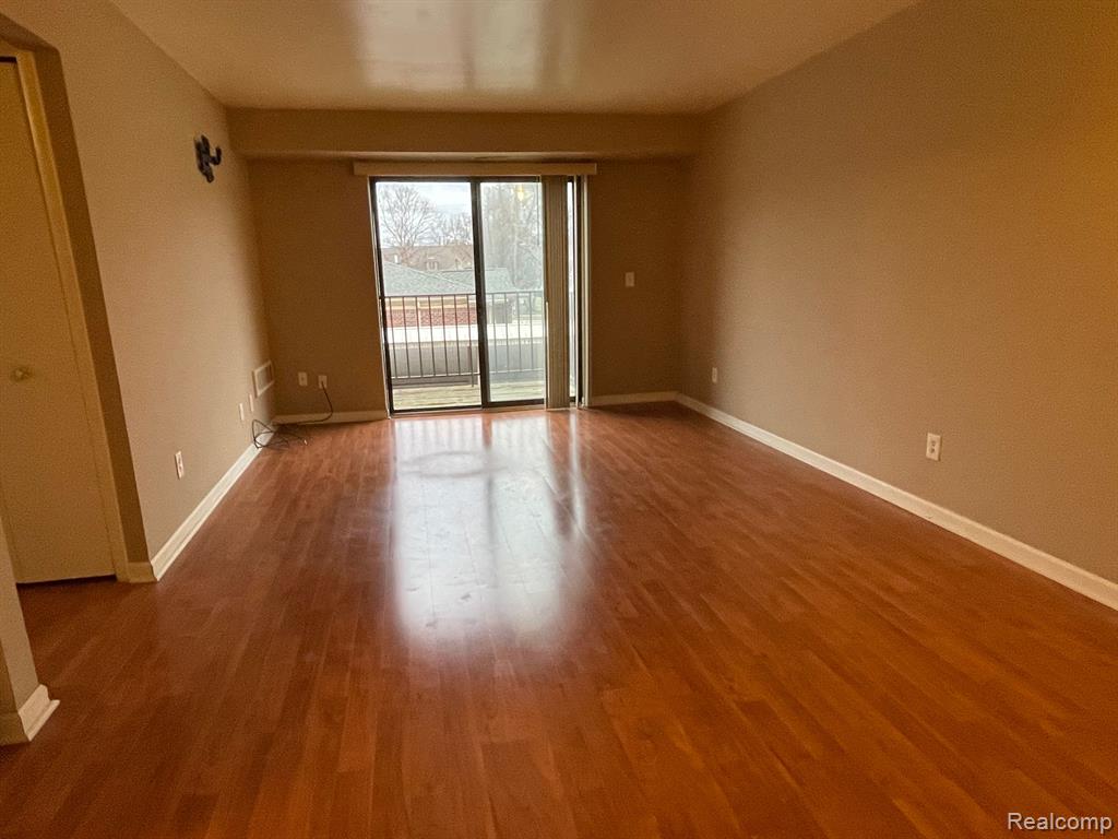 43284 Mound Road, Unit 406 Sterling Heights, MI 48314 - Photo 5 of 18 Gallery Image 5