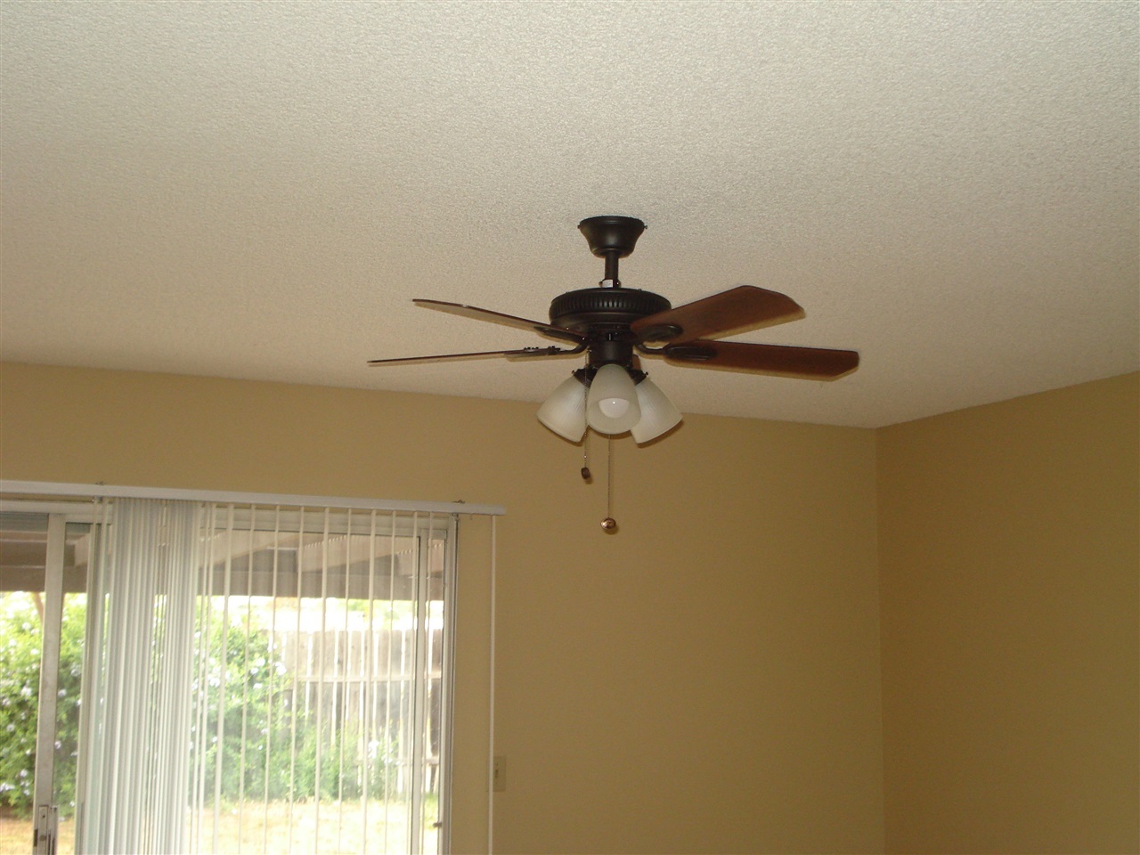 9740 Notnil Court Santee, CA 92071 - Photo 11 of 25 Gallery Image 11