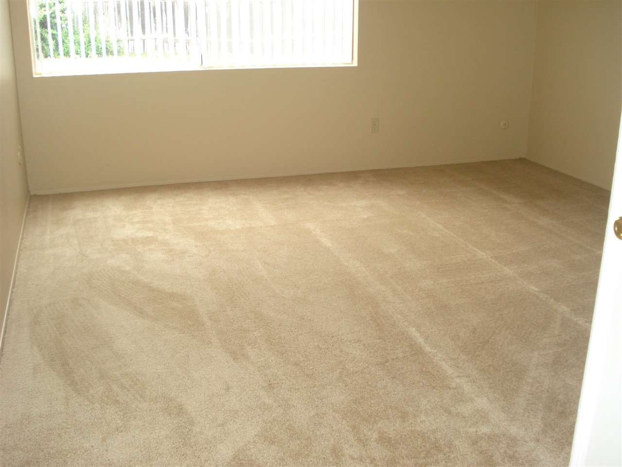 9740 Notnil Court Santee, CA 92071 - Photo 12 of 25 Gallery Image 12